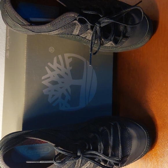 Women shoes - Picture 1 of 4